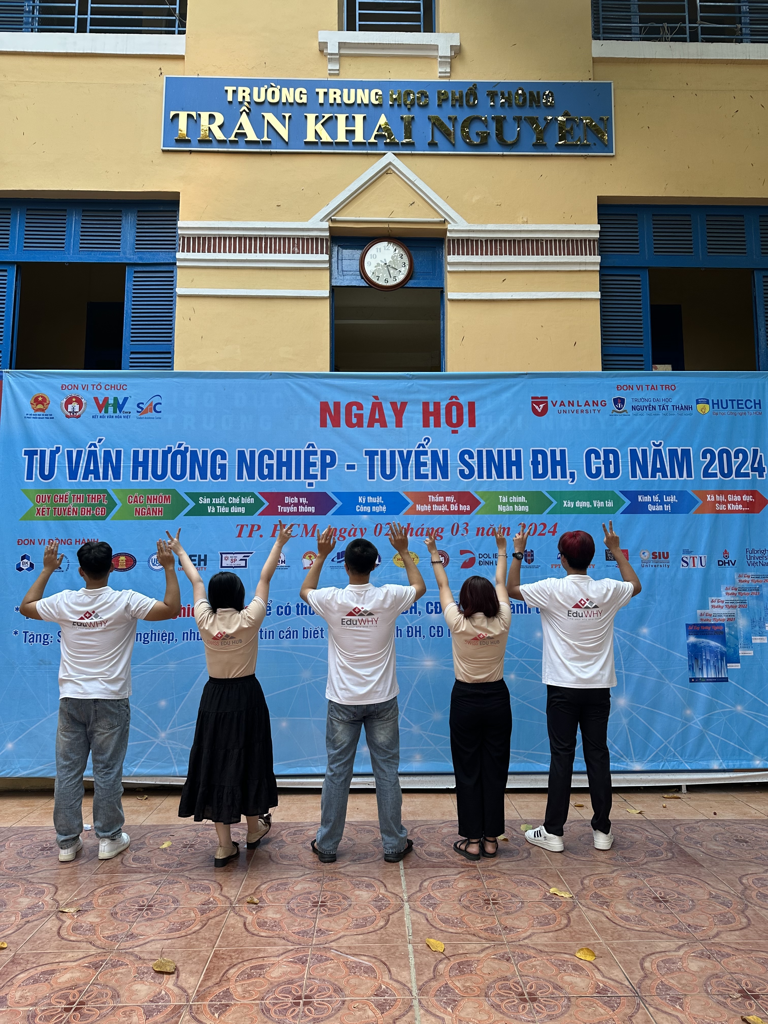 Highschool Tour @ Tran Khai Nguyen High School