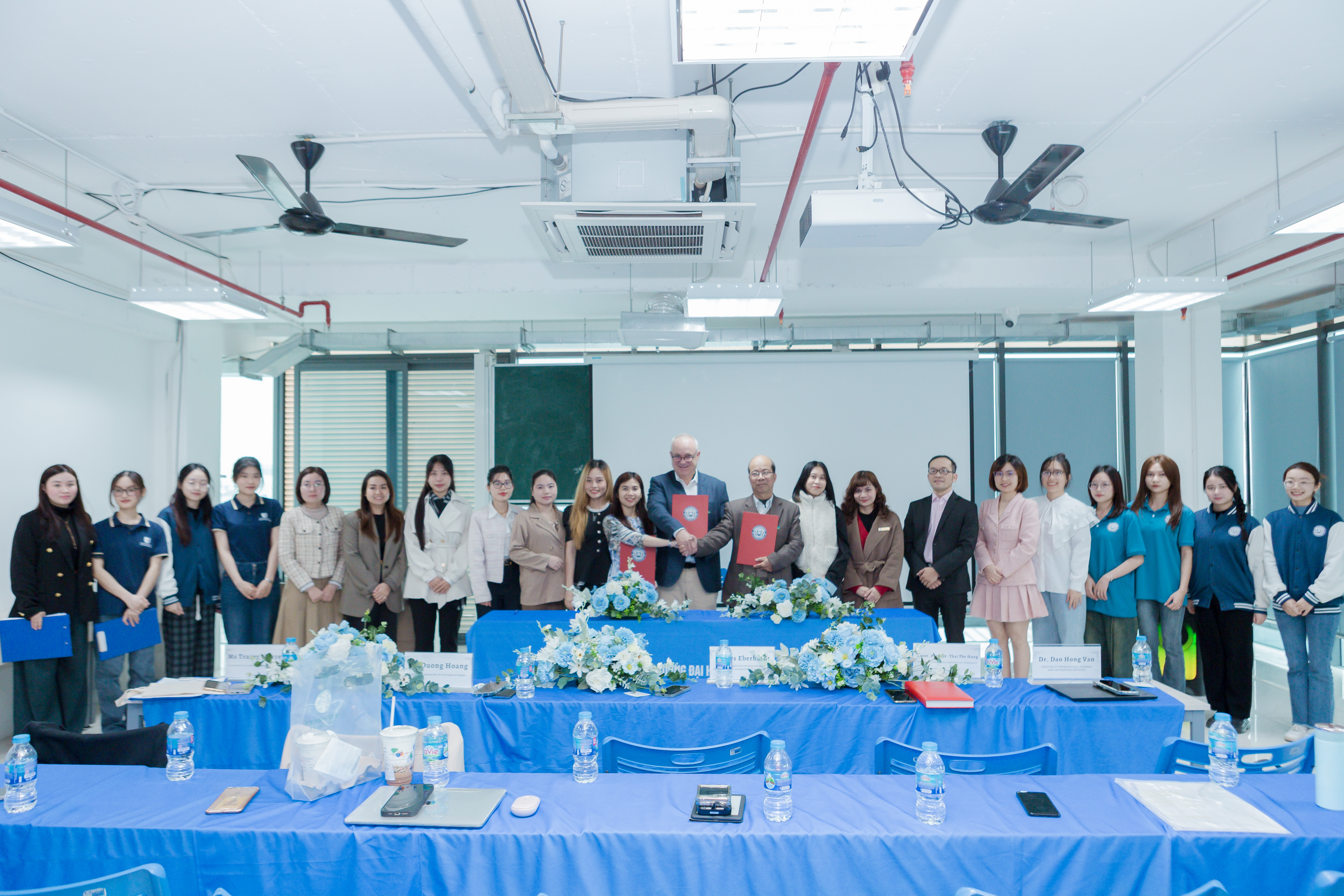 Dong A University Signs MOU 4